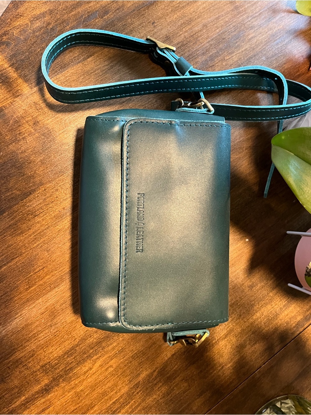 Portland Leather Teal Compact Crossbody Wallet - Picture 2 of 3